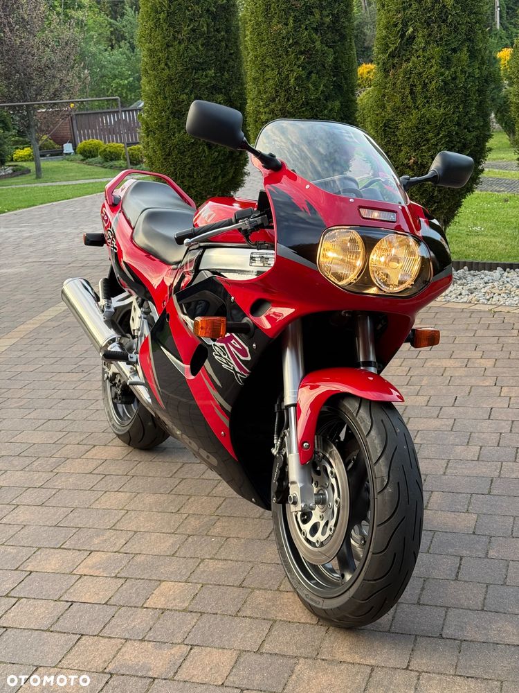 Suzuki GSX-R - 24