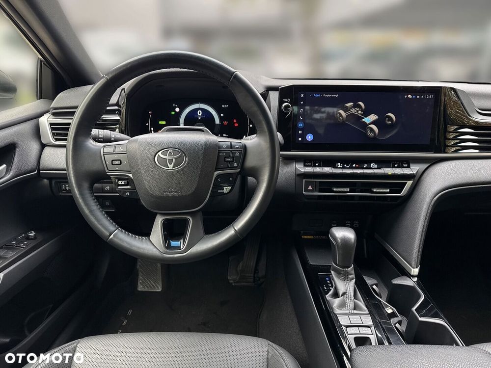Toyota Camry - 16