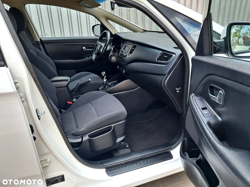 Kia Carens 1.6 GDI Dream Team Edition - 20