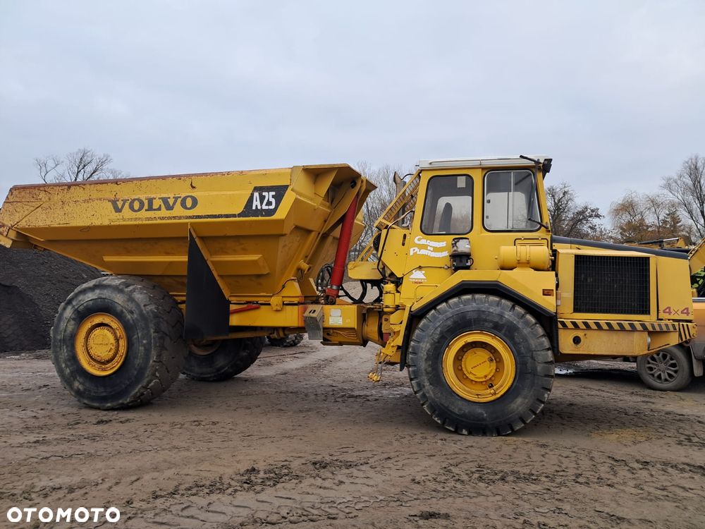 Volvo A25 - 1