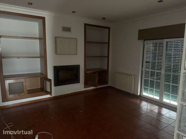 CASA T3 COM PISCINA - Grande imagem: 3/17