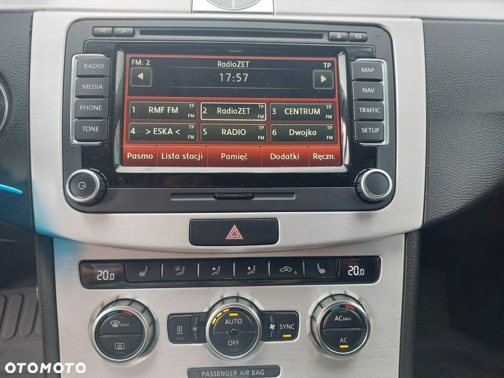 Volkswagen Passat - 23