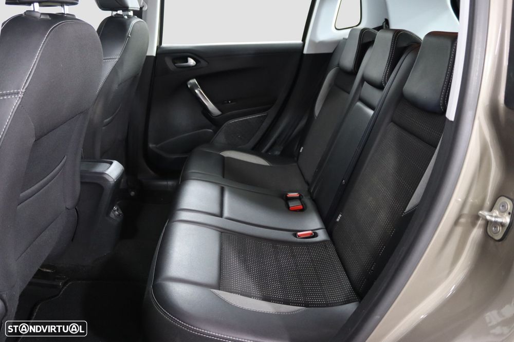 Peugeot 2008 1.2 PureTech Allure EAT6 - 15