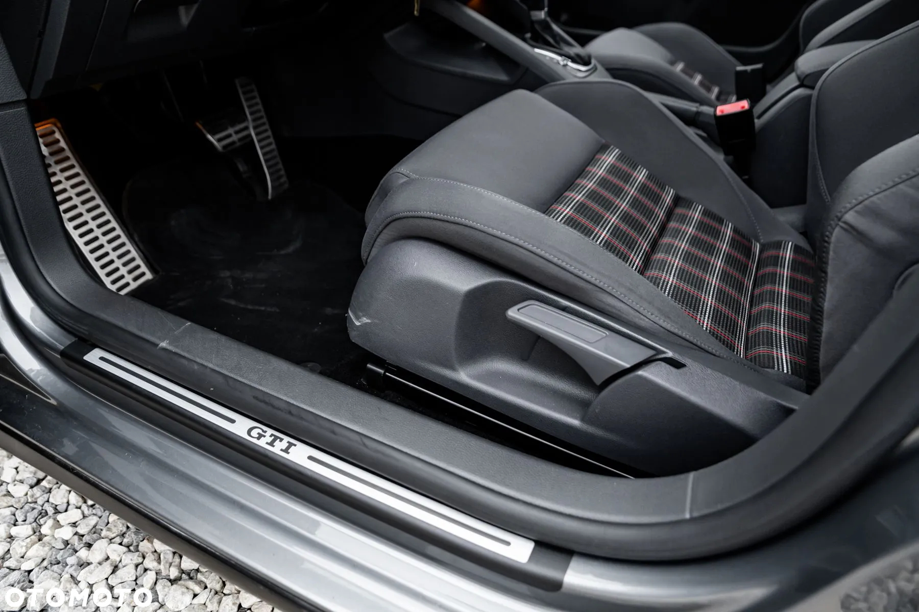 Volkswagen Golf 2.0 GTI DSG - 19
