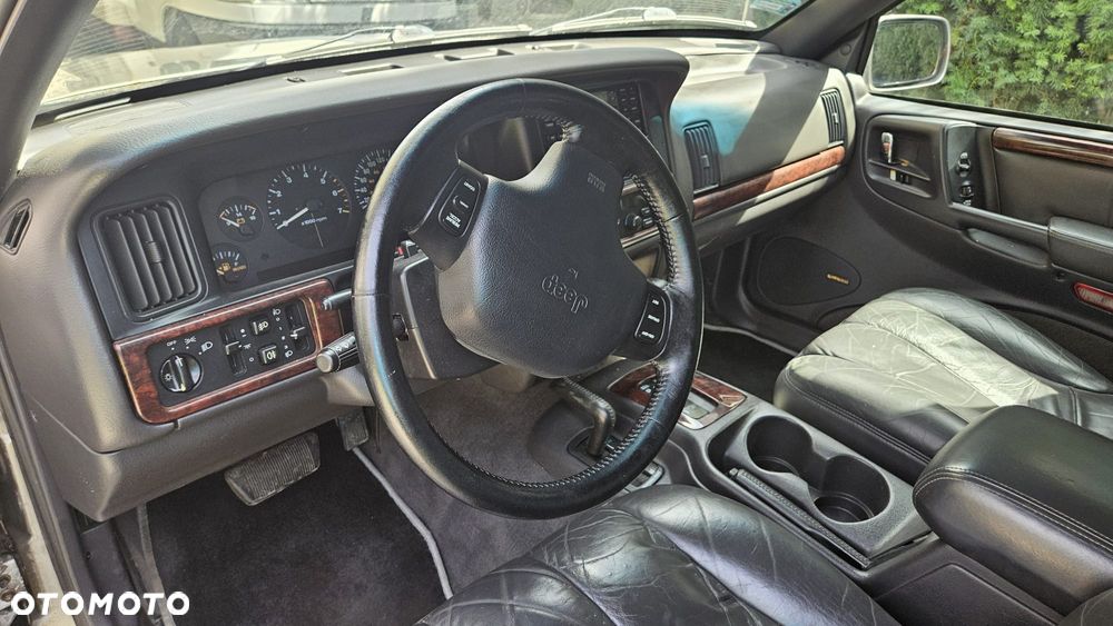 Jeep Grand Cherokee - 18