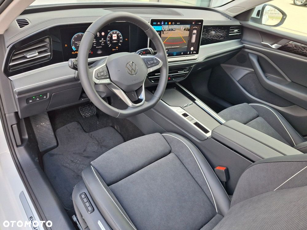 Volkswagen Passat Variant 1.5 TSI EVO Elegance DSG - 9