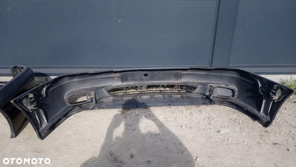 ZDERZAK PRZÓD TYŁ LAGUNA I - 12