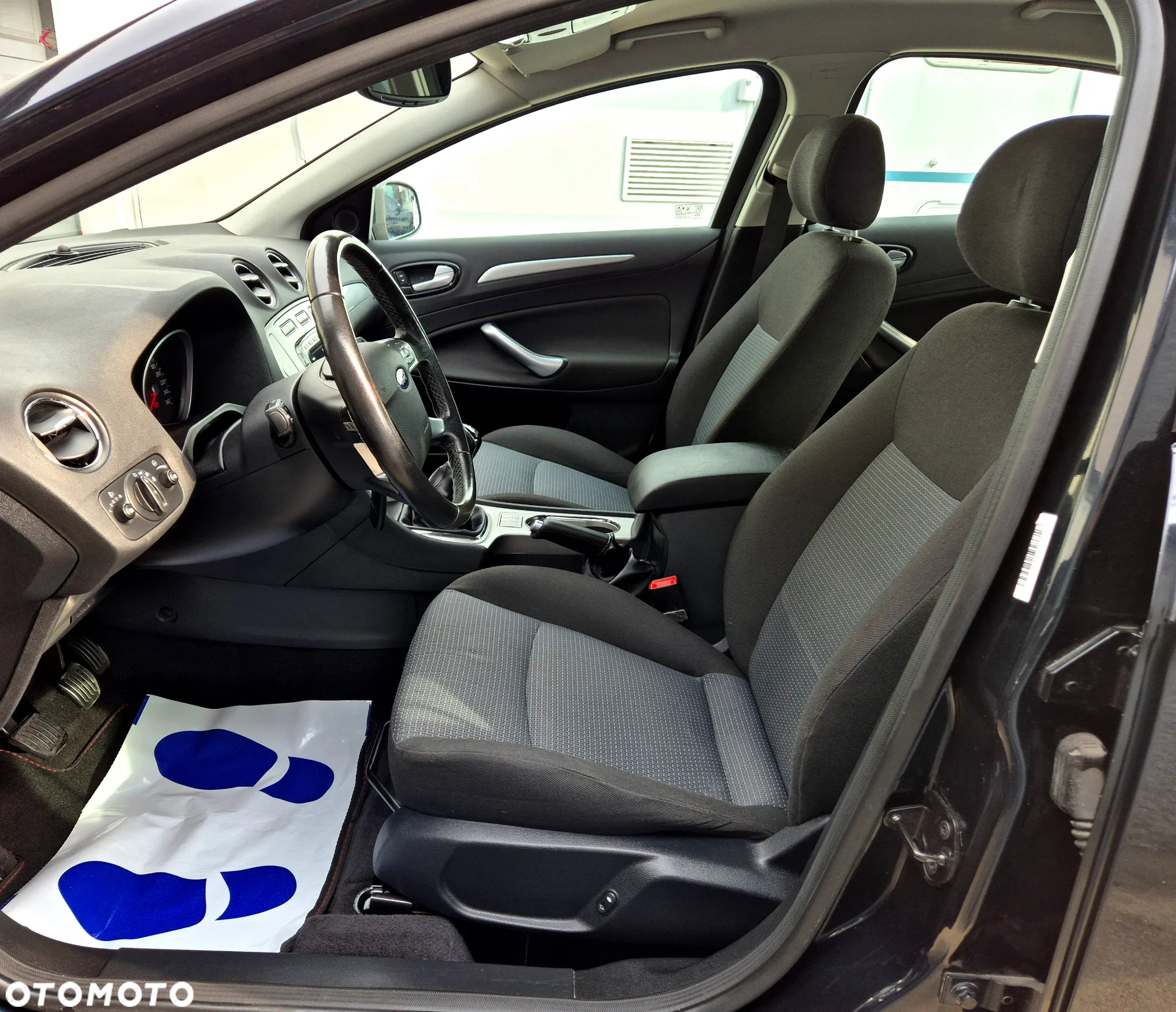 Ford Mondeo 1.6 Ghia - 20