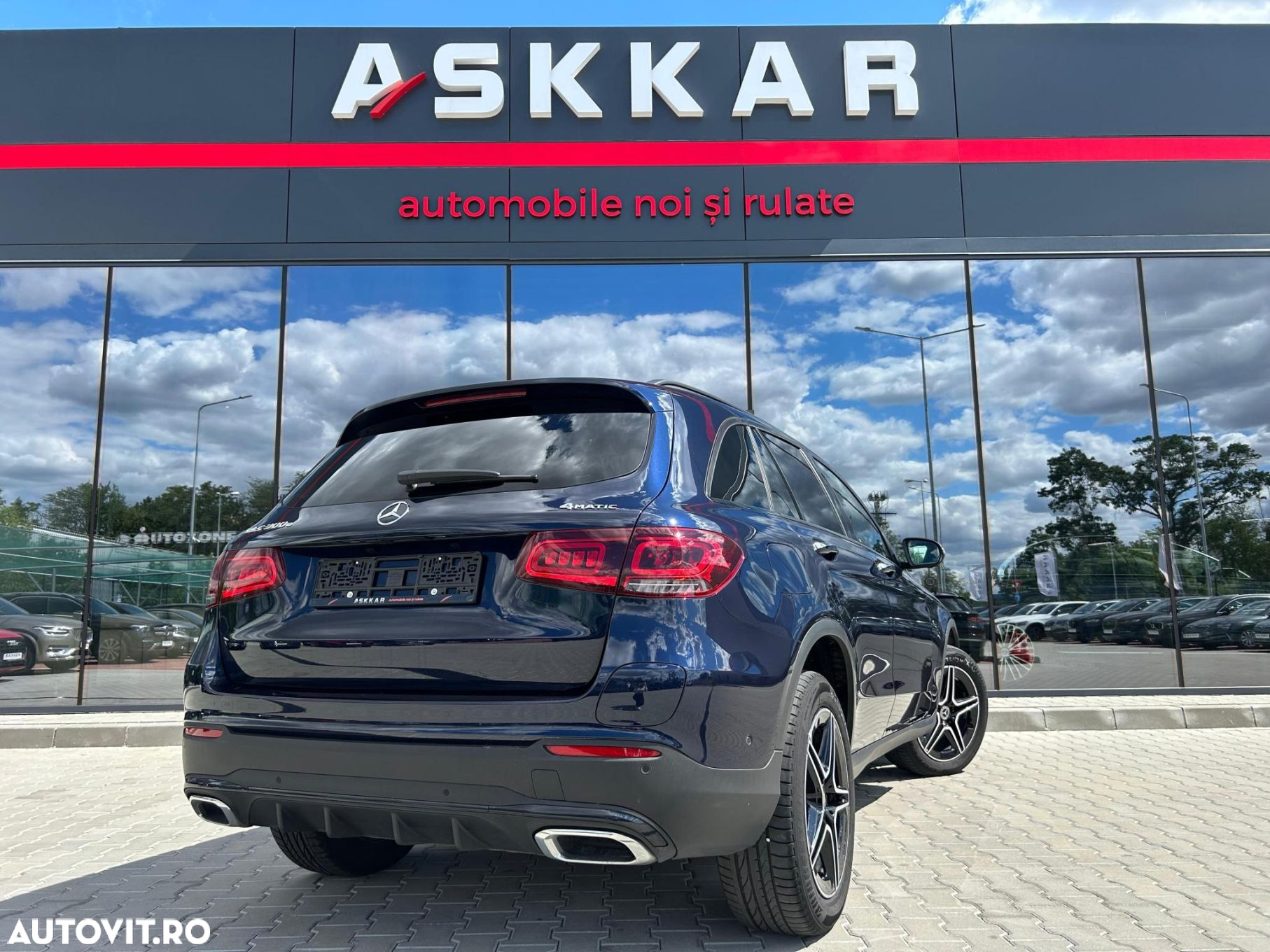Mercedes-Benz GLC 300 e 4Matic 9G-TRONIC AMG Line - 5