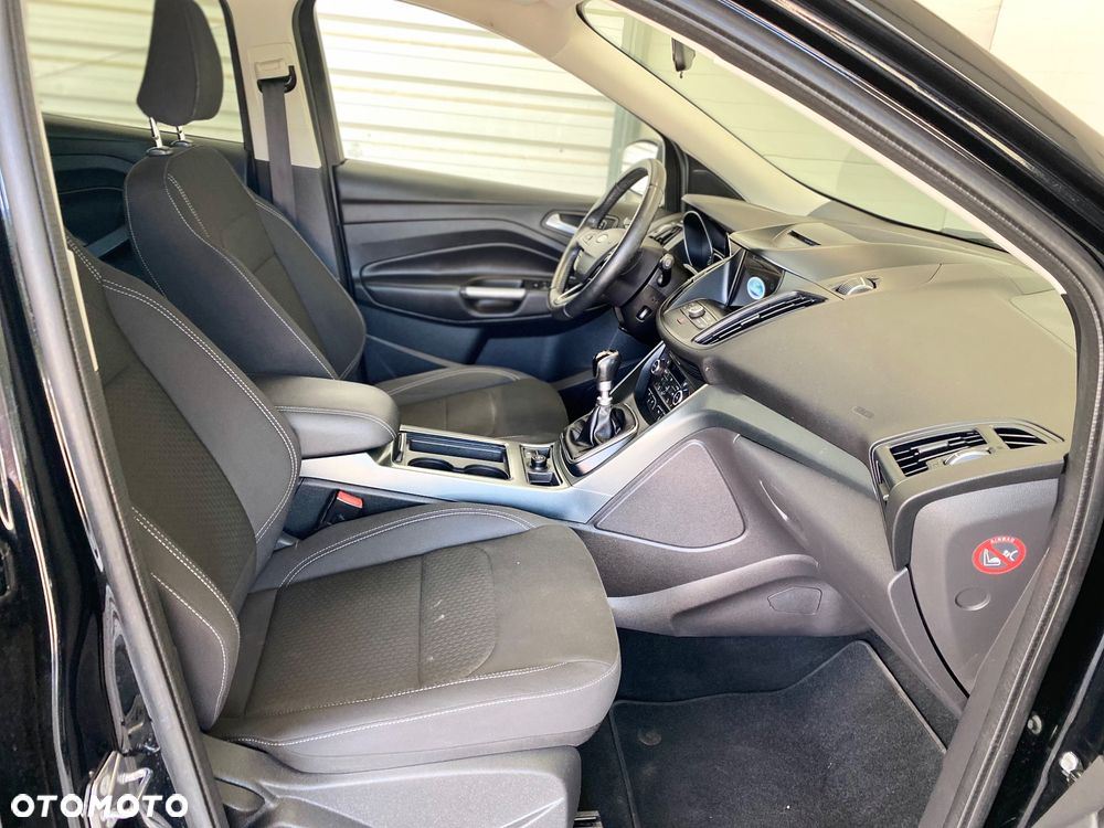 Ford Kuga 2.0 TDCi FWD Titanium - 12