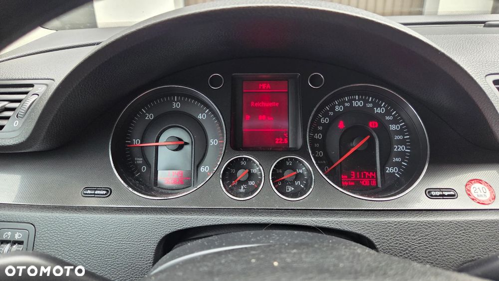 Volkswagen Passat 2.0 TDI Comfortline - 10