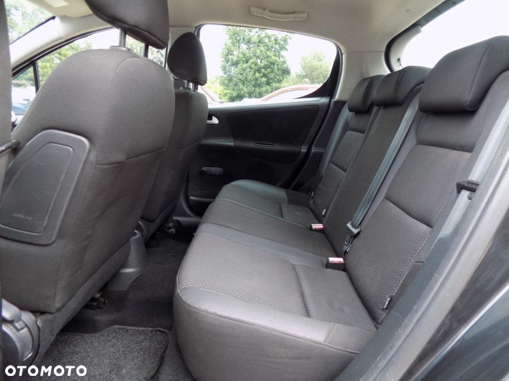 Peugeot 207 - 8