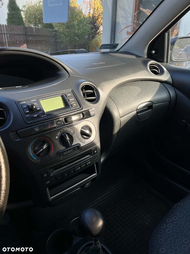Toyota Yaris - 14