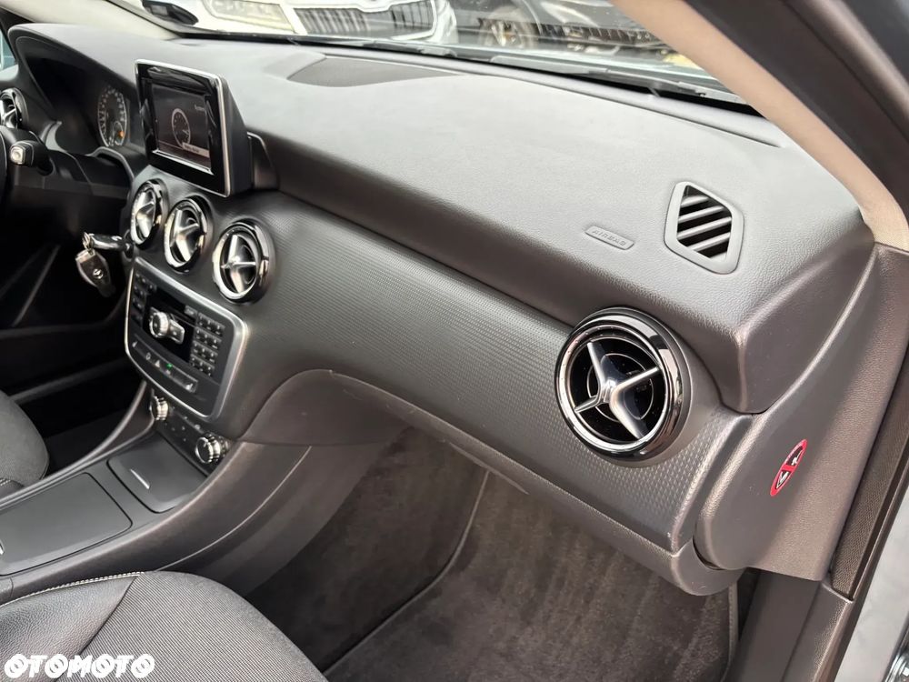 Mercedes-Benz Klasa A 180 (BlueEFFICIENCY) 7G-DCT Urban - 25