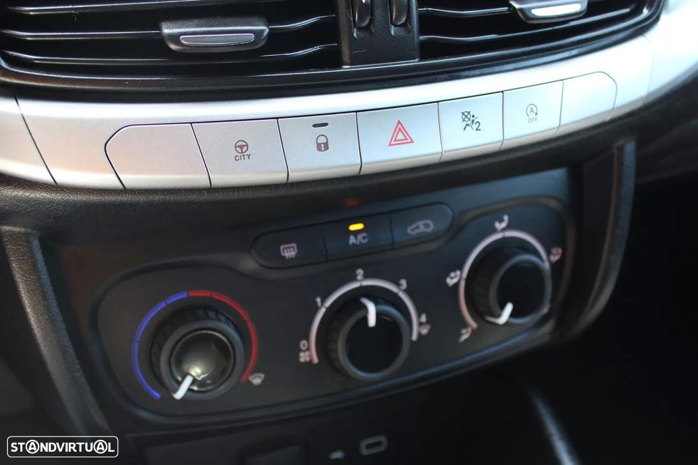 Fiat Tipo Station Wagon 1.3 M-Jet Street - 25
