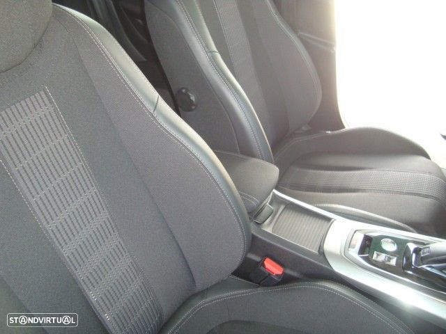 Peugeot 308 SW 1.5 BlueHDi Allure EAT6 - 25