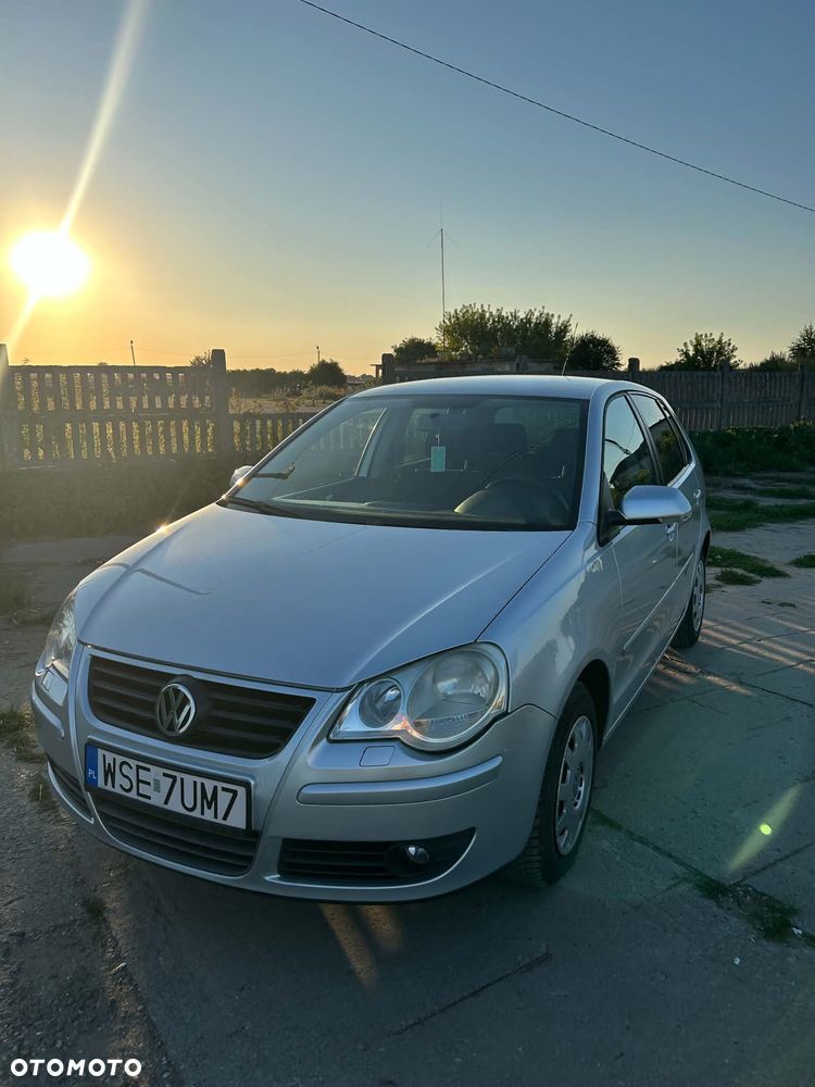 Volkswagen Polo 1.4 16V Comfortline - 1