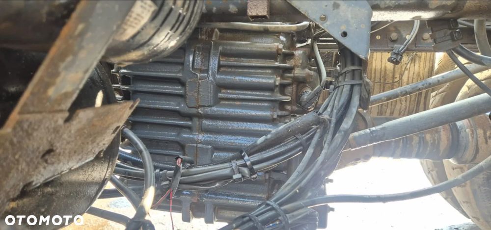 SKRZYNIA ROZDZIELCZA REDUKTOR Mercedes Actros MP2 MP3 VG2400  8x8 8x6 6x6 - 1