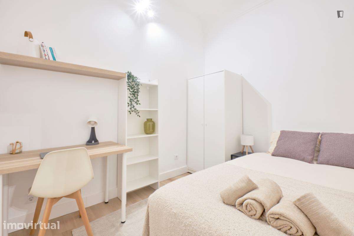 Quarto - localizado em Alameda Lisbon - Grande imagem: 2/37