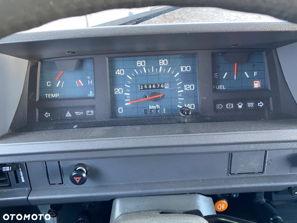 Mitsubishi L300 - 10