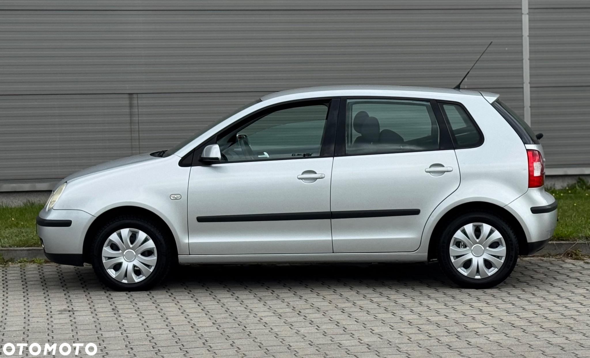 Volkswagen Polo 1.4 16V Comfortline - 4
