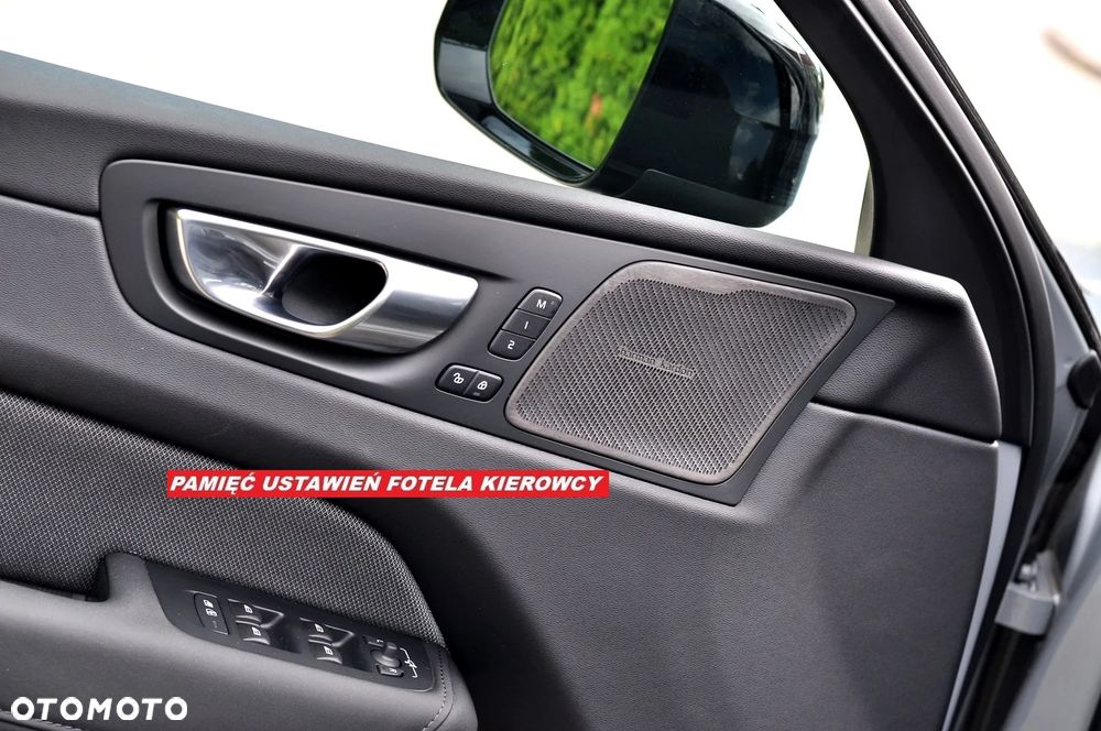 Volvo XC 60 B5 B AWD Plus Dark - 19