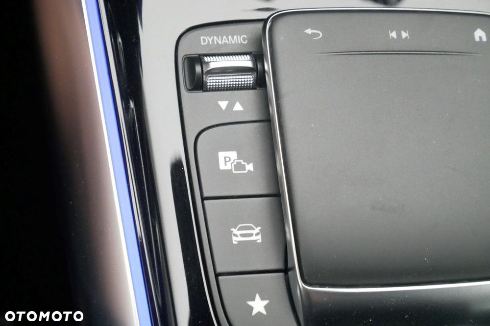 Mercedes-Benz GLA - 18