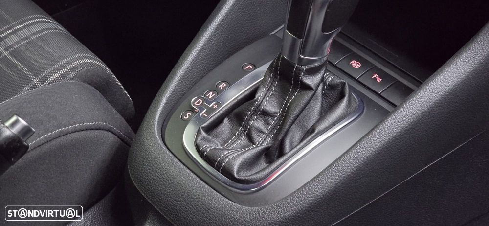 VW Golf 2.0 TDI DPF DSG GTD - 42