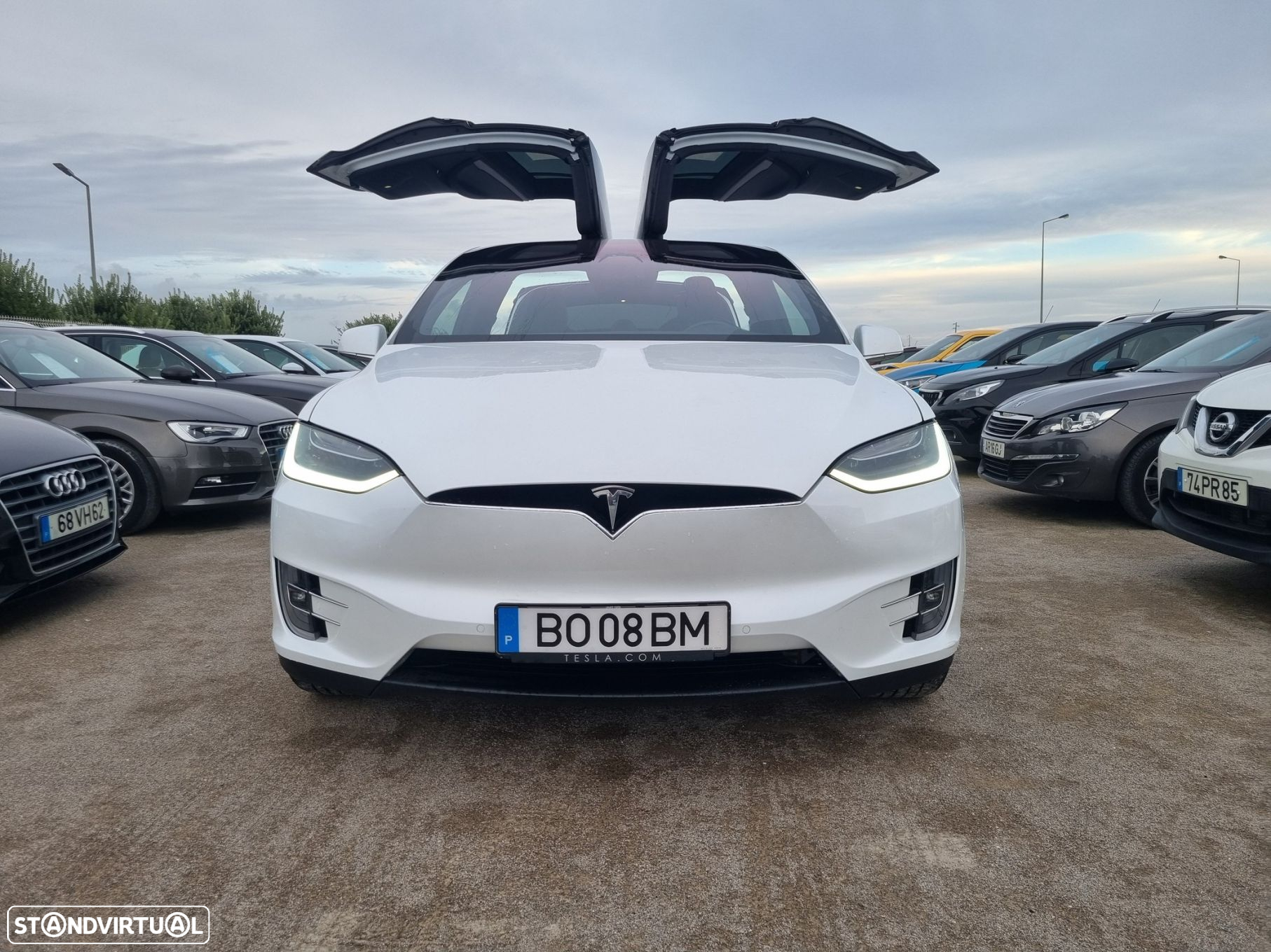 Tesla Model X - 7