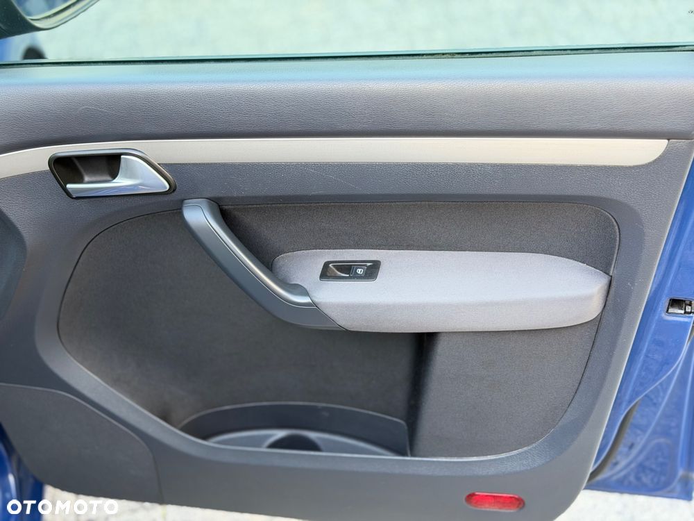 Volkswagen Touran 1.9 TDI Highline - 12