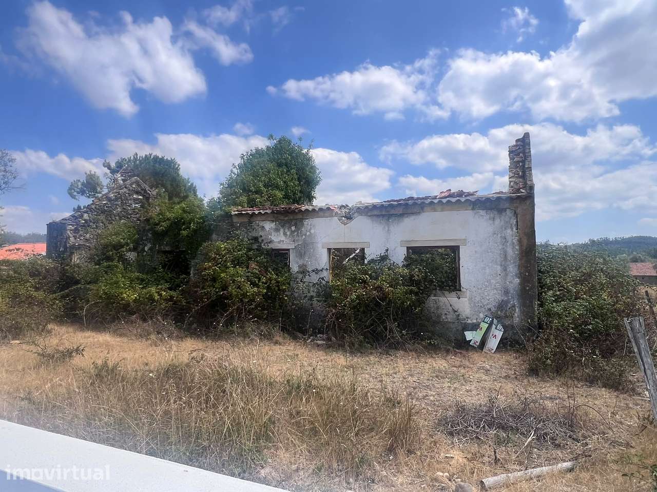 Vende-se Moradia á Entrada de Ourém- Grande Oportunidade - Grande imagem: 2/25