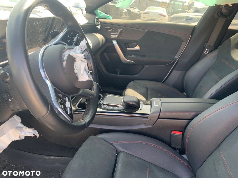 Mercedes-Benz CLA 250 4-Matic 7G-DCT - 10
