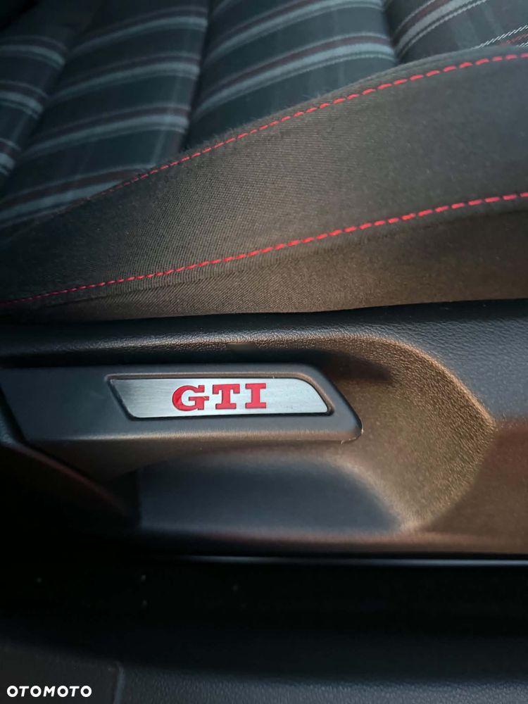 Volkswagen Golf 2.0 TSI GTI - 8