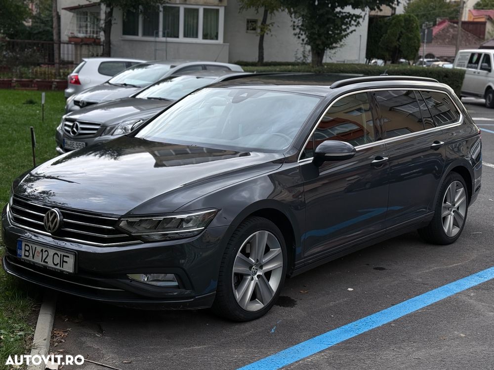 Volkswagen Passat - 1