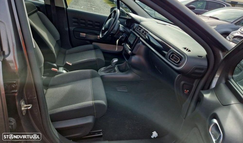 Citroën C3 1.2 PureTech Shine EAT6 - 7