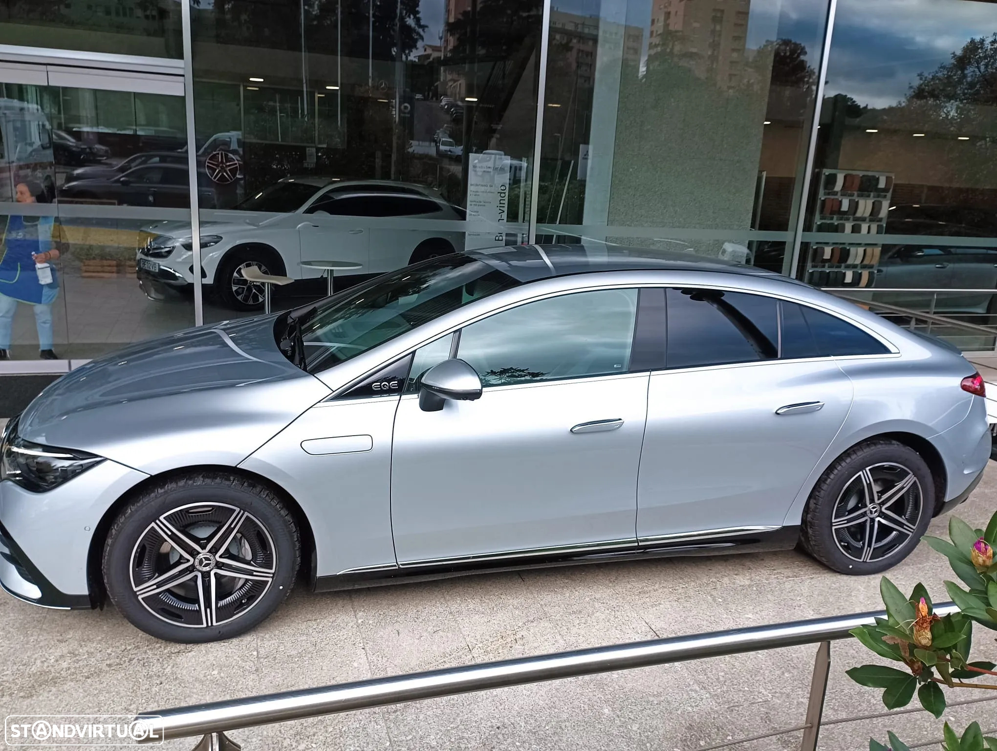 Mercedes-Benz EQE 350 - 9
