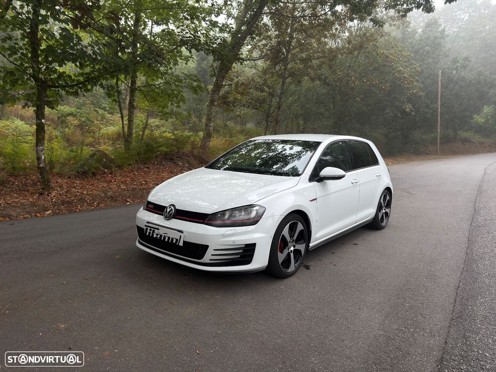 VW Golf 2.0 GTI - 34