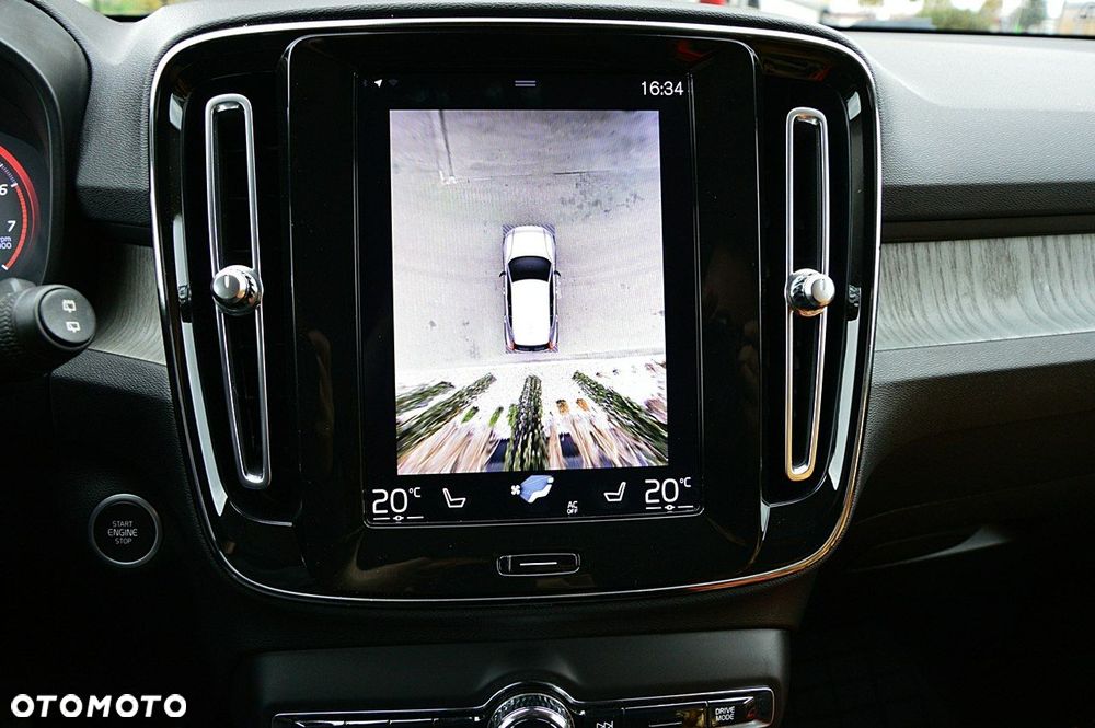 Volvo XC 40 T3 Momentum Pro - 37