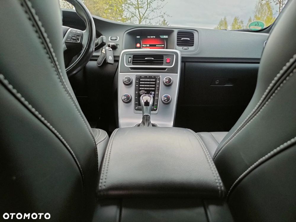 Volvo V60 D4 Geartronic Summum - 31