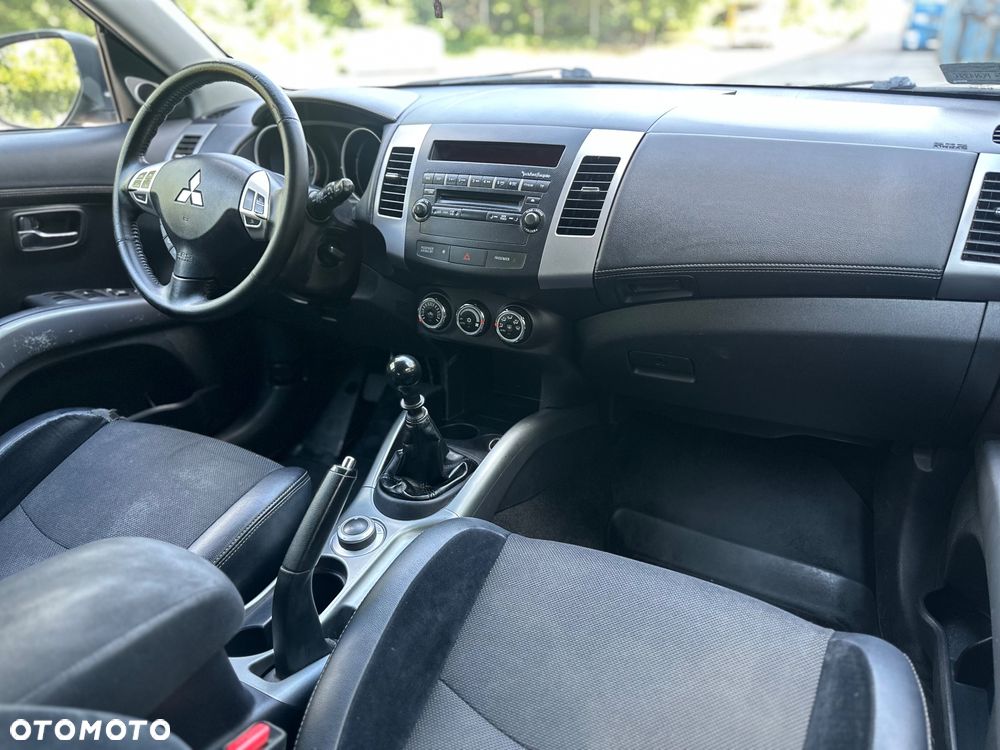 Mitsubishi Outlander 2.0 DID Intense + SE - 8