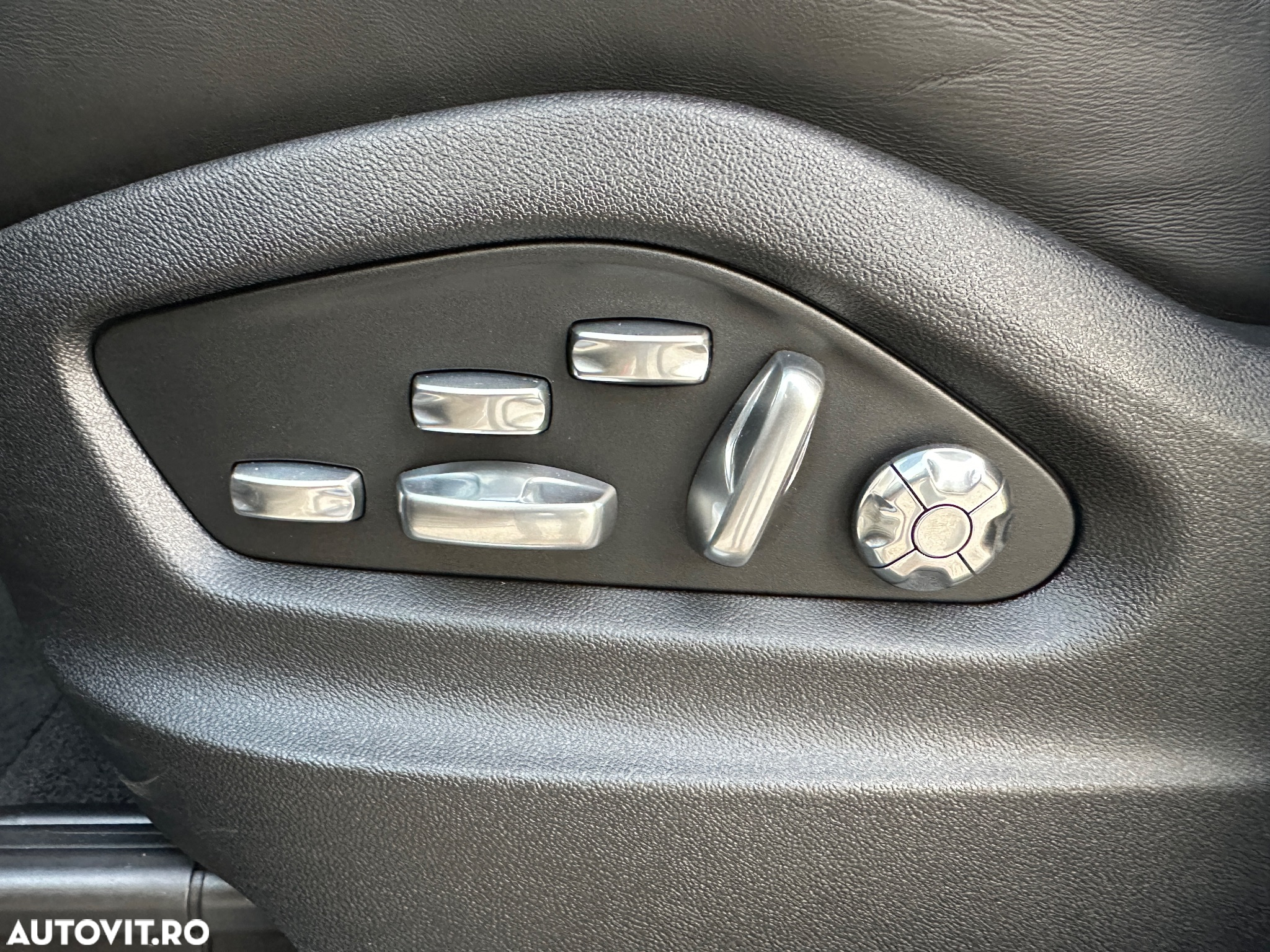 Porsche Cayenne - 28