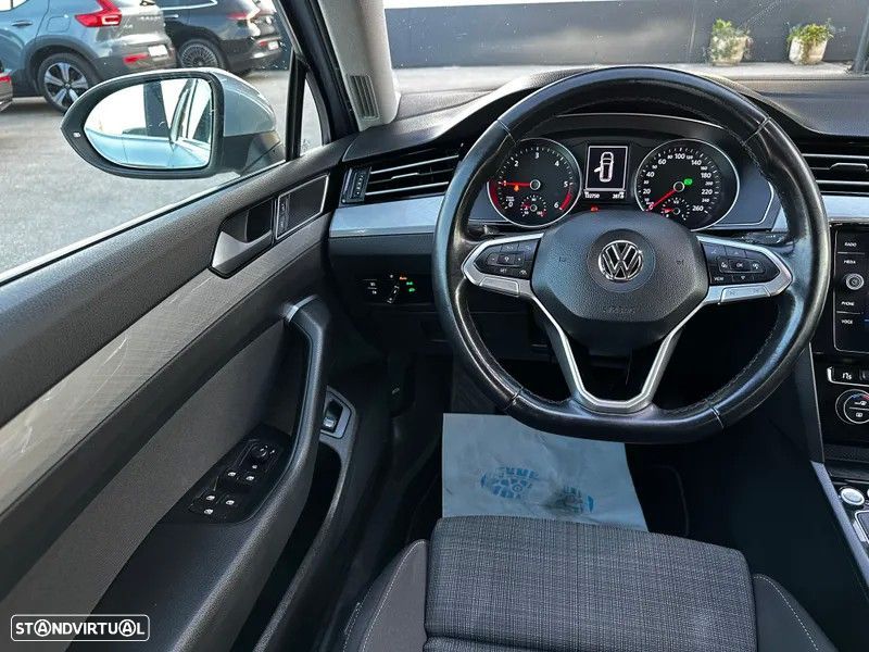 VW Passat Variant 2.0 TDi Business DSG - 21