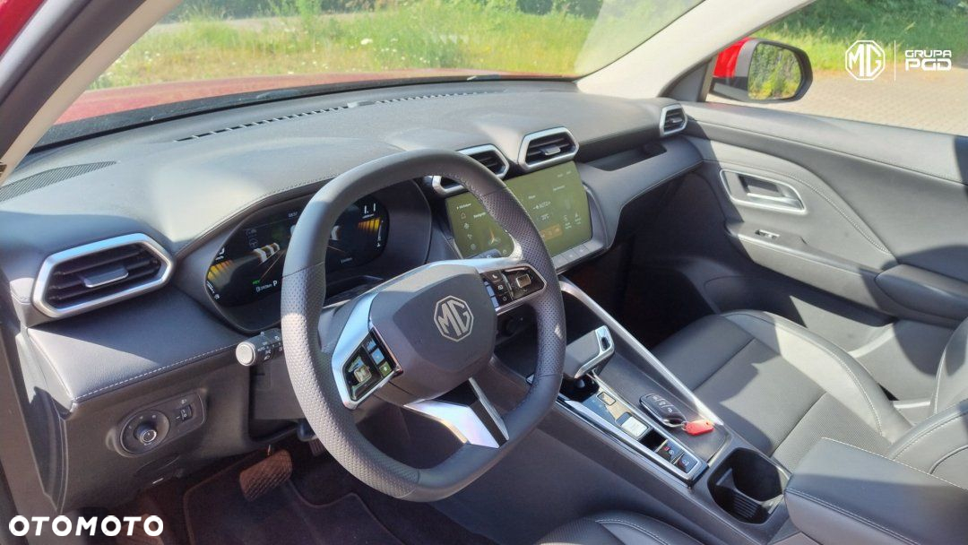 MG ZS - 8