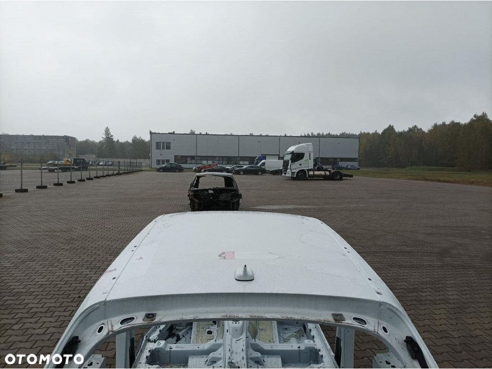 AUDI Q5 II FY LIFT DACH LS9R - 2