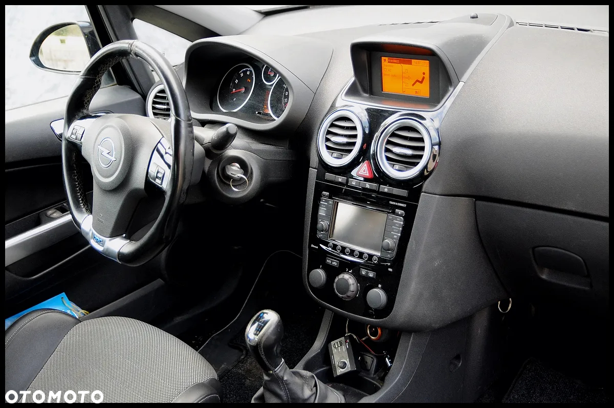 Opel Corsa 1.6 Turbo OPC - 31