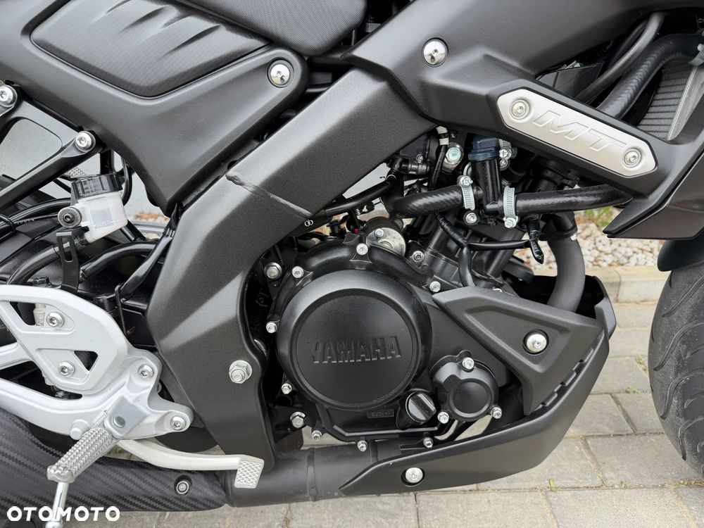 Yamaha MT - 28