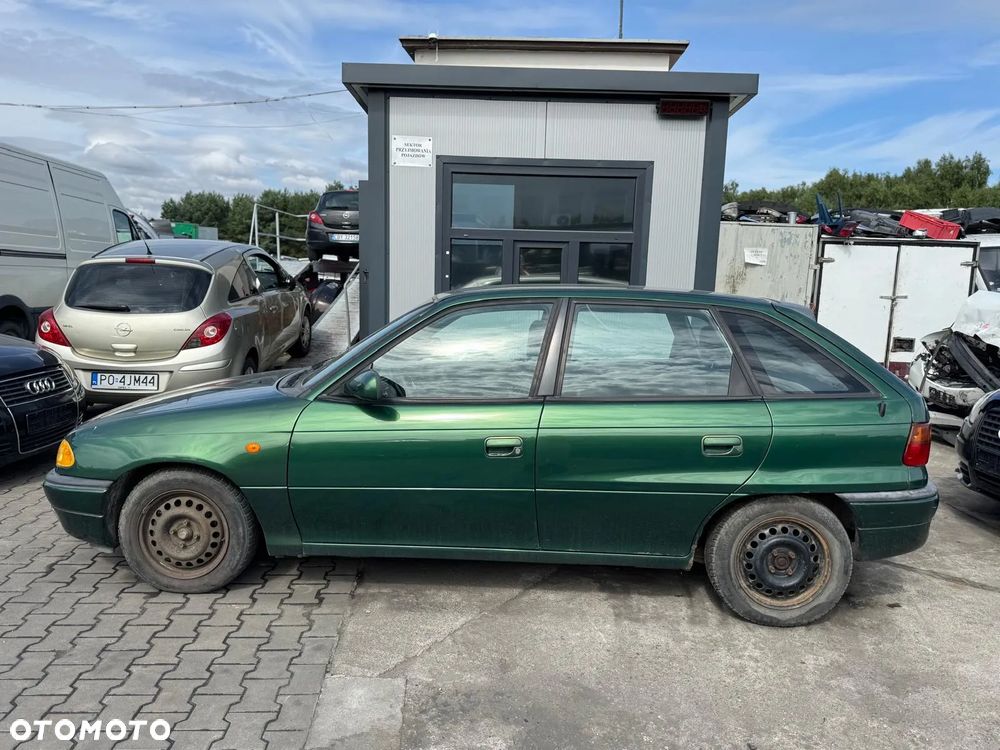 Opel Astra 1997 poj. 1.6 benzyna 75 KM - NA CZĘŚCI - 15