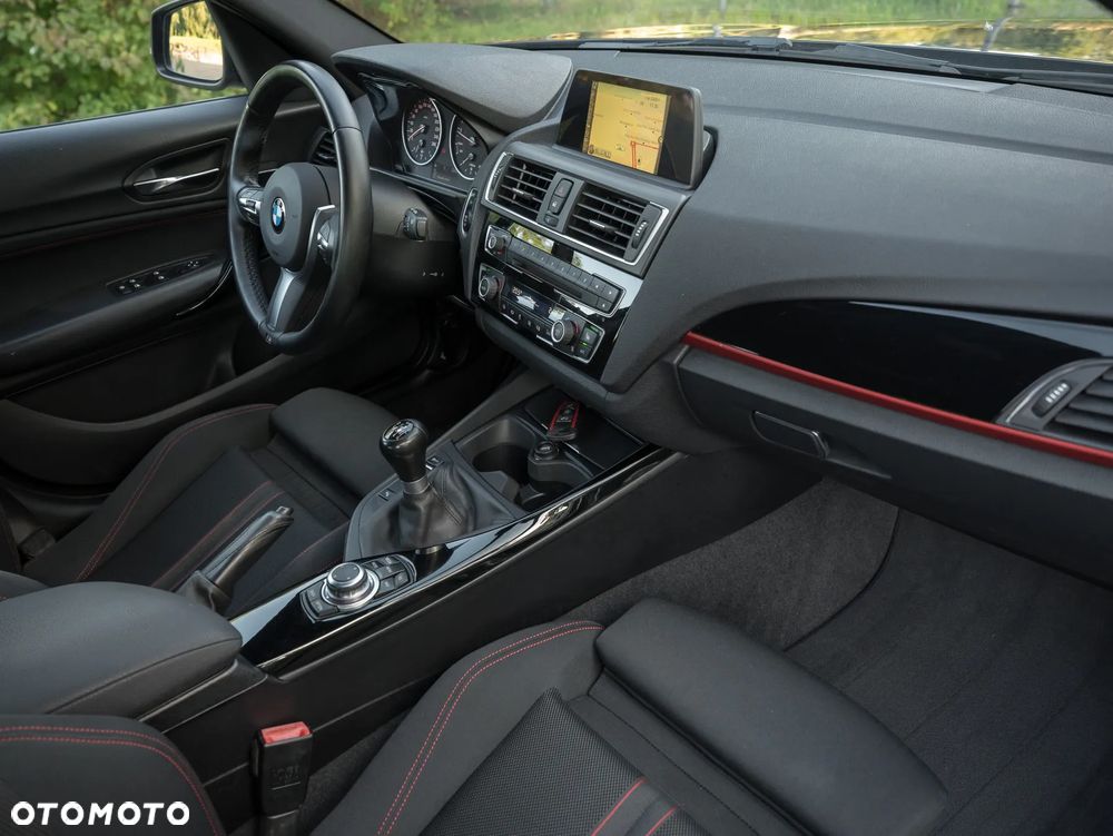 BMW Seria 1 120i Sport Line - 30