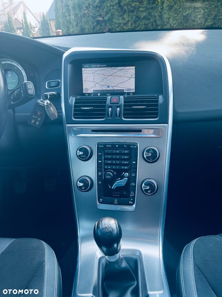 Volvo XC 60 D4 AWD Edition Pro - 19