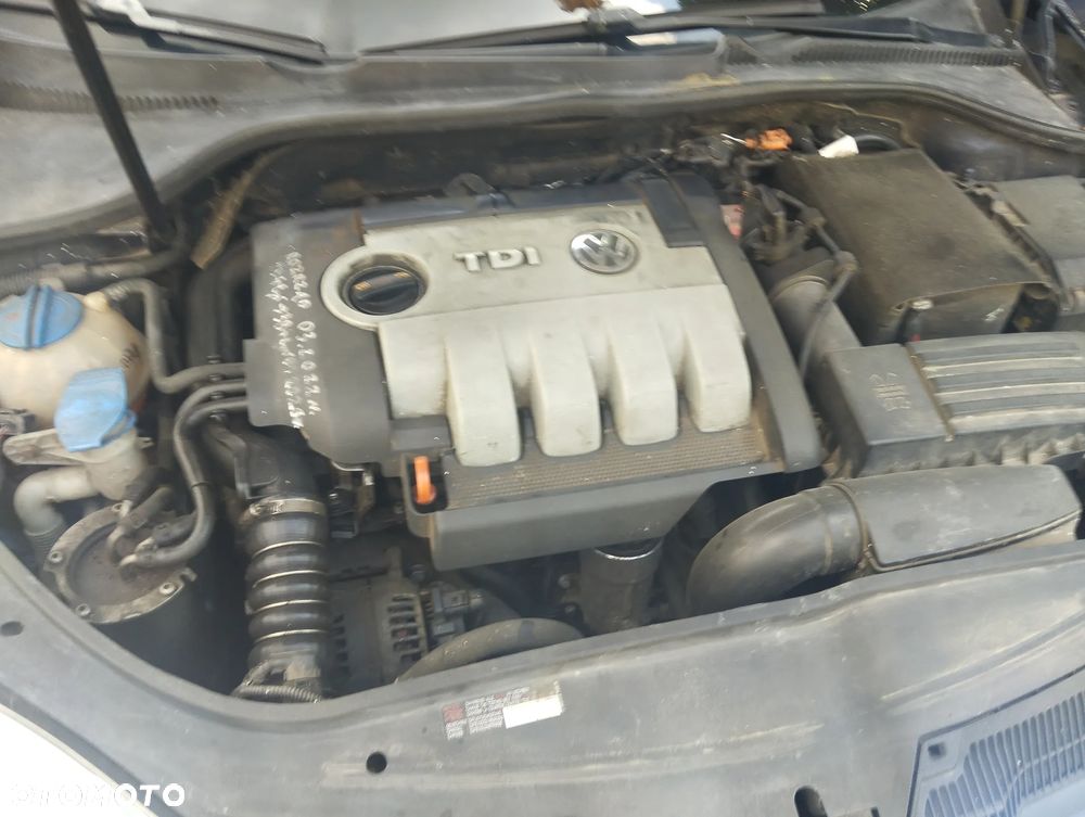 Volkswagen Golf - 10